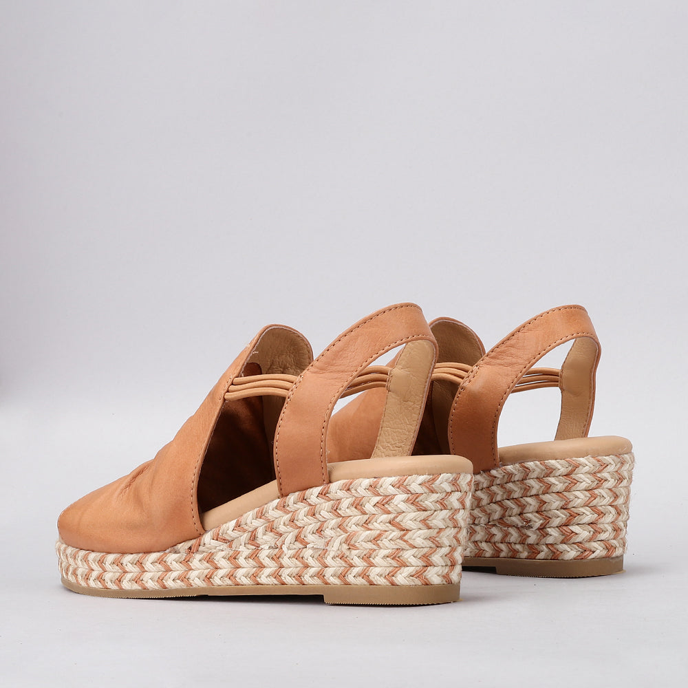 Darla - Tan - LE SANSA