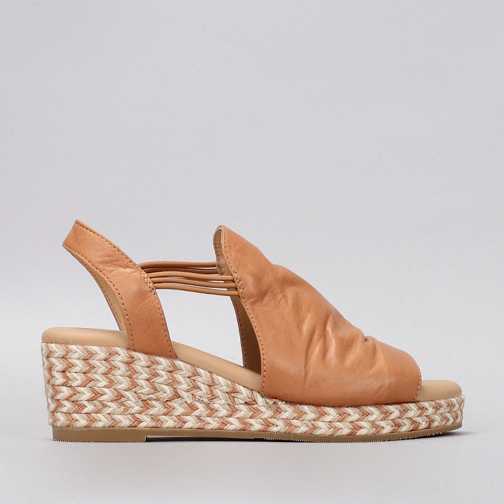 Darla - Tan - LE SANSA