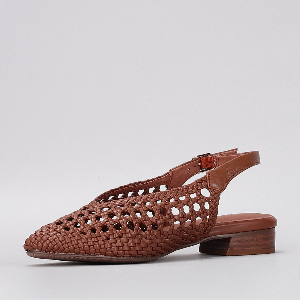 Camila - Walnut - LE SANSA