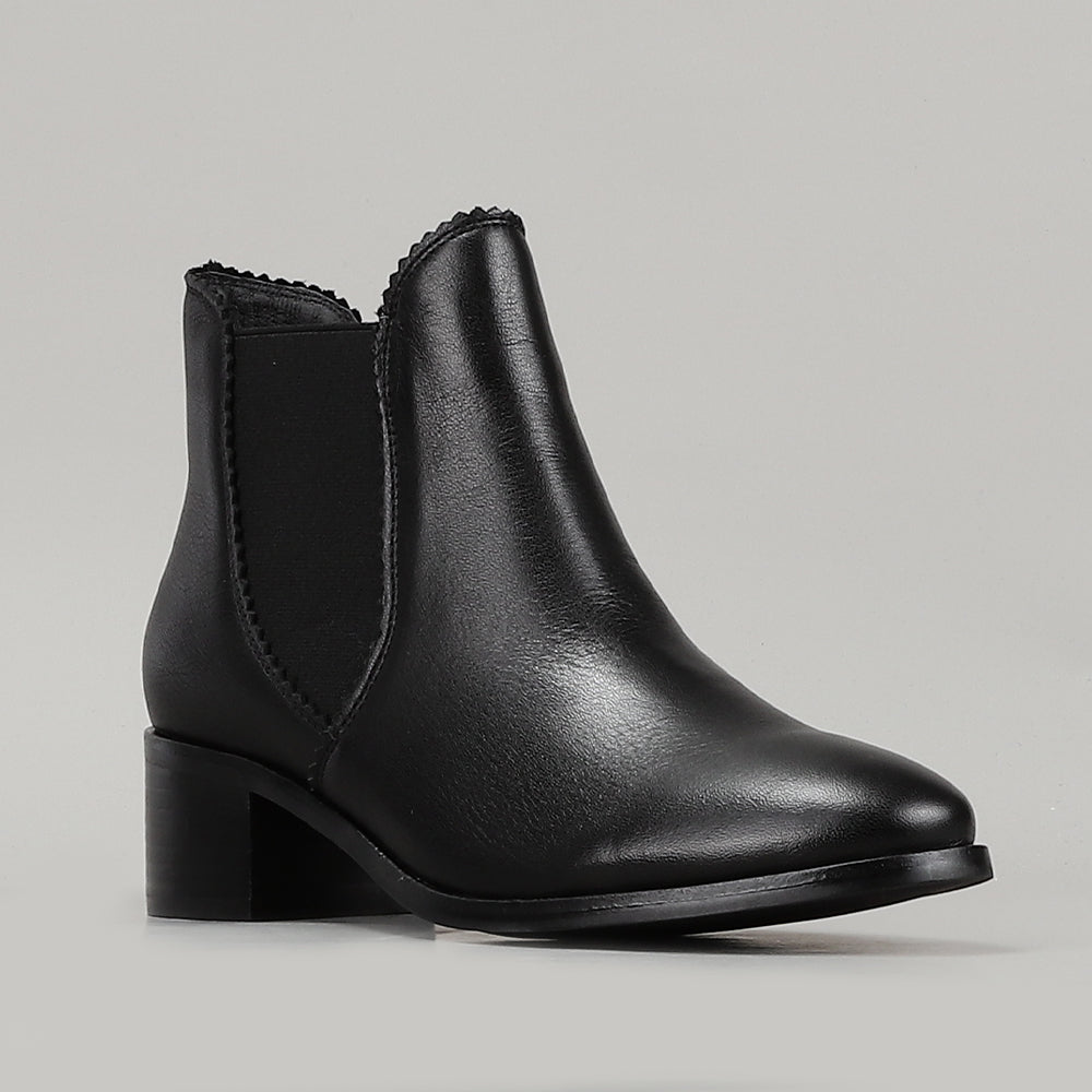 Rodeo - Black