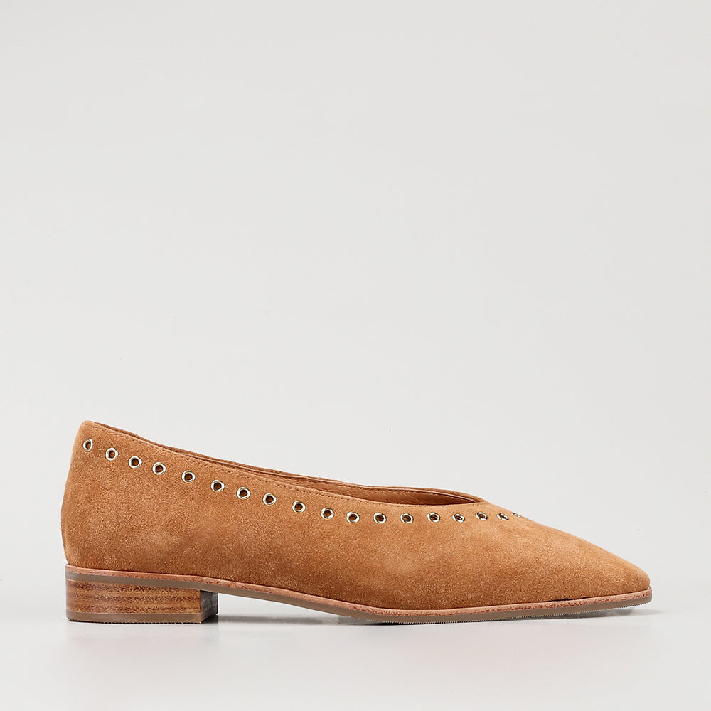 Lucia - Butterscotch Suede - LE SANSA