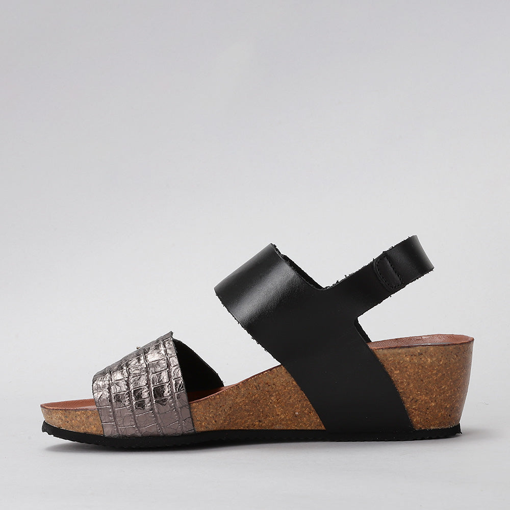 Cape - Black - LE SANSA