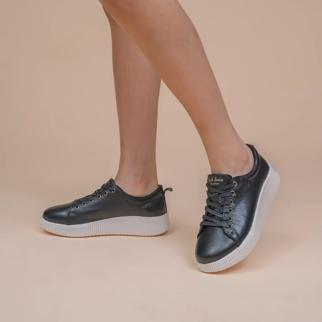 Claranta - Black - Naked Arches