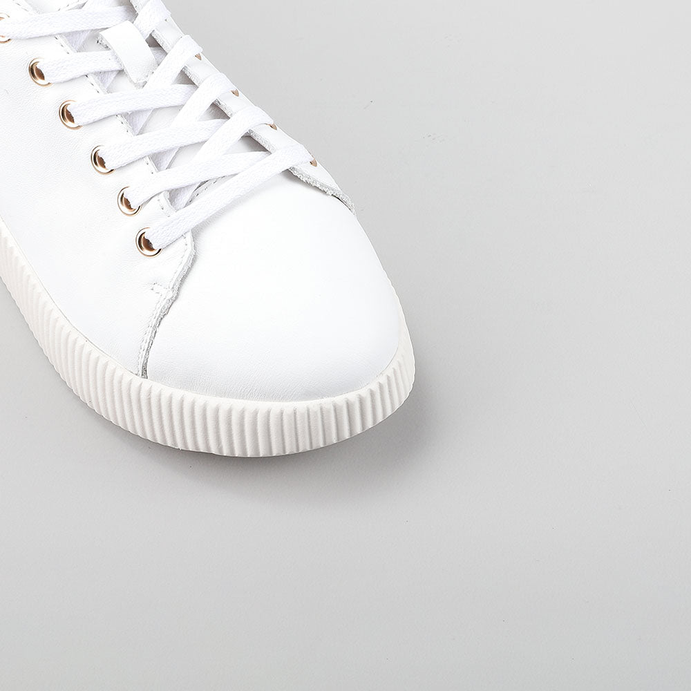 Claranta - White - Naked Arches