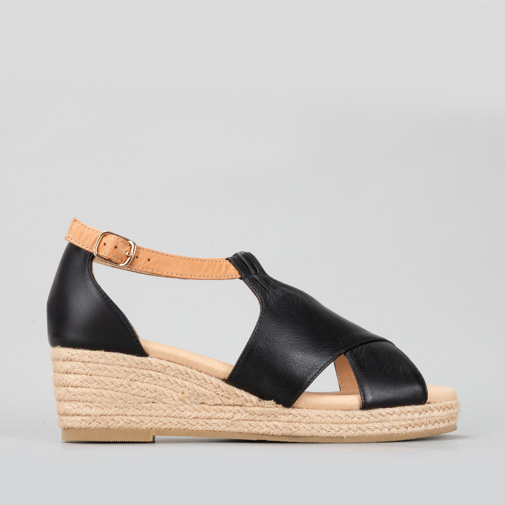 Pernia - Black
