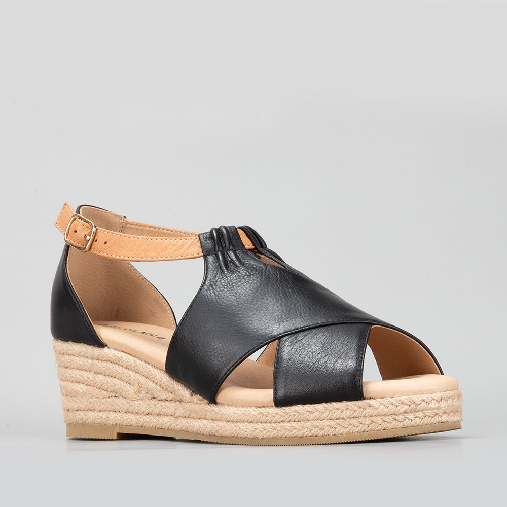 Pernia - Black