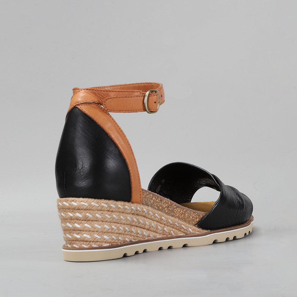 Elphi - Black/Tan - LE SANSA