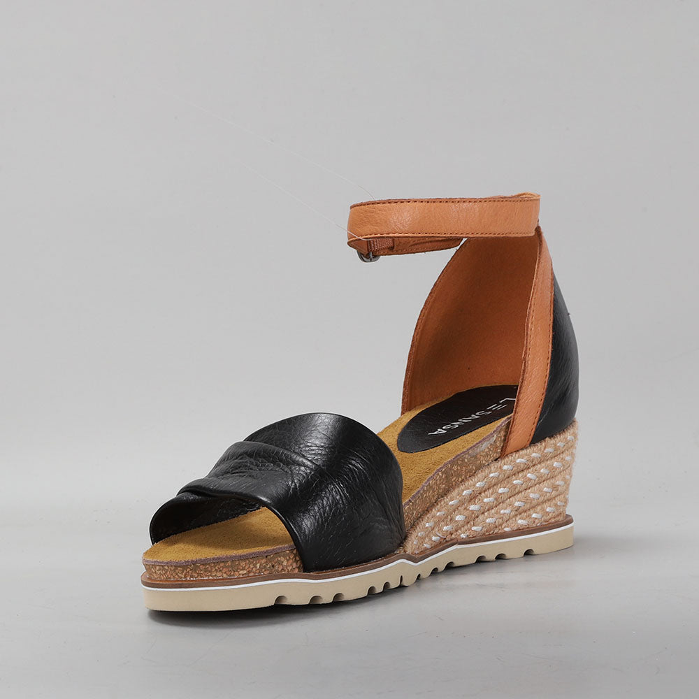 Elphi - Black/Tan - LE SANSA