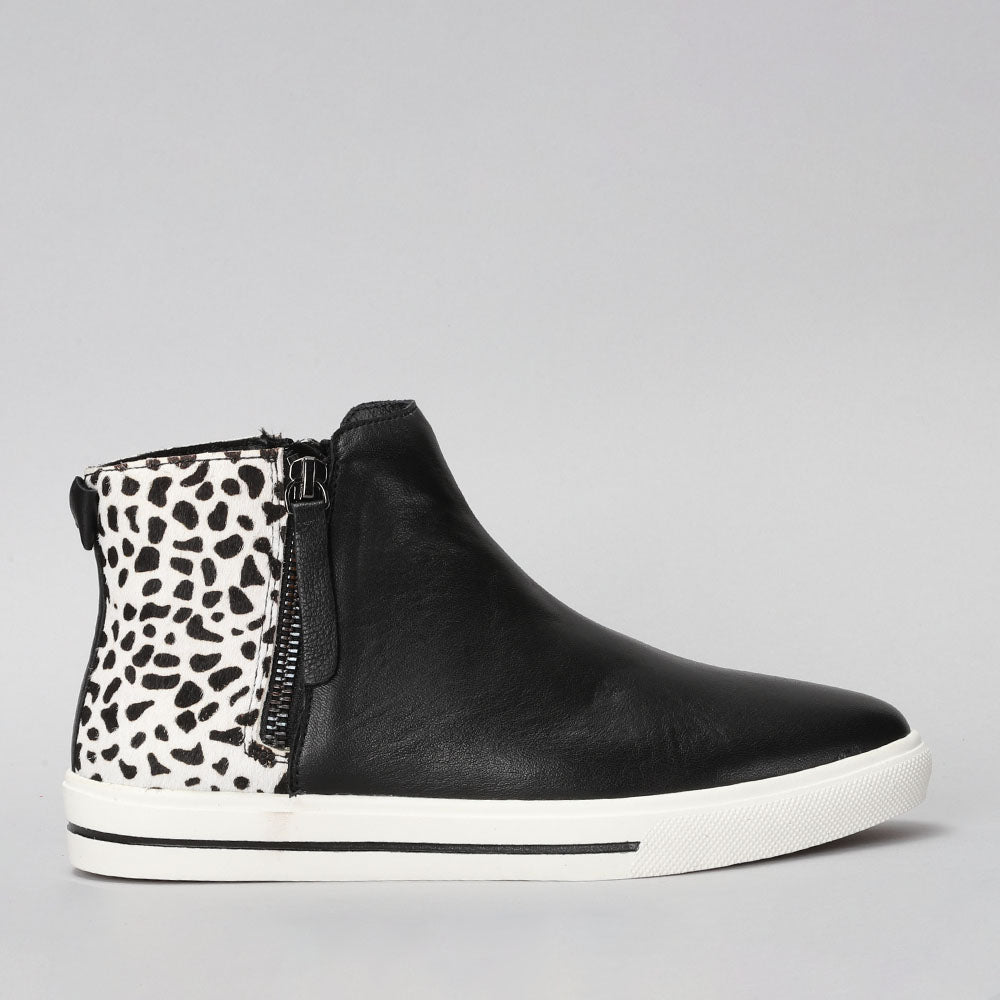 Indo - Black Snow Pony - LE SANSA