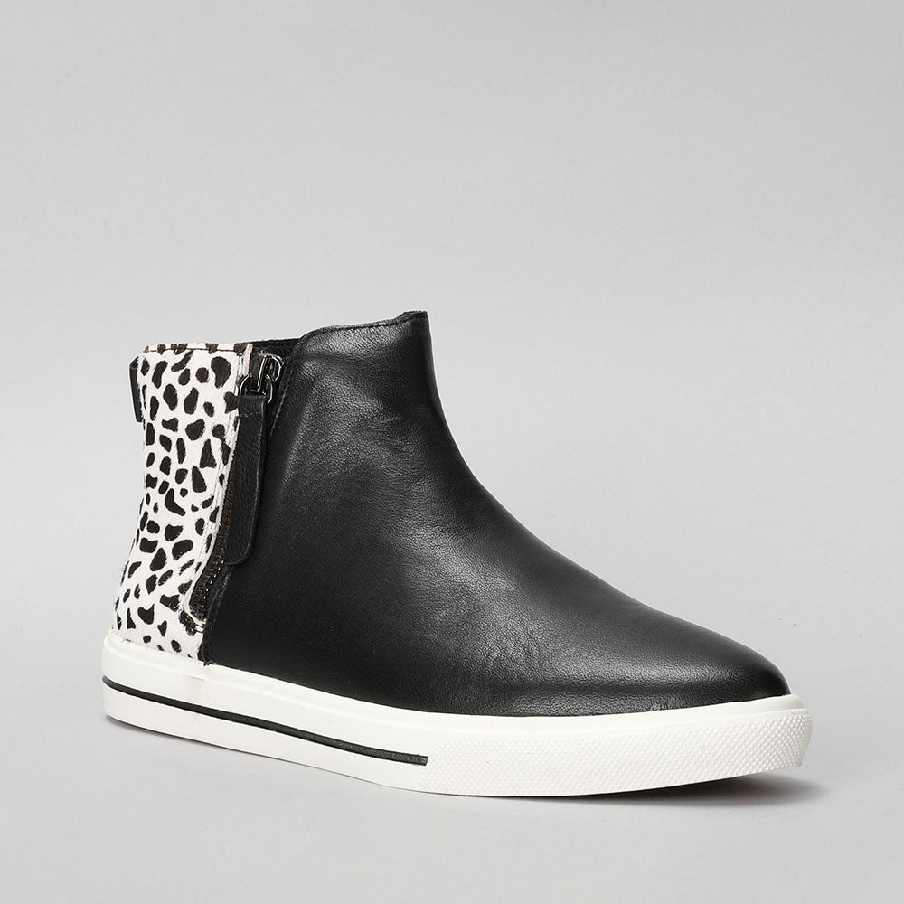 Indo - Black Snow Pony - LE SANSA