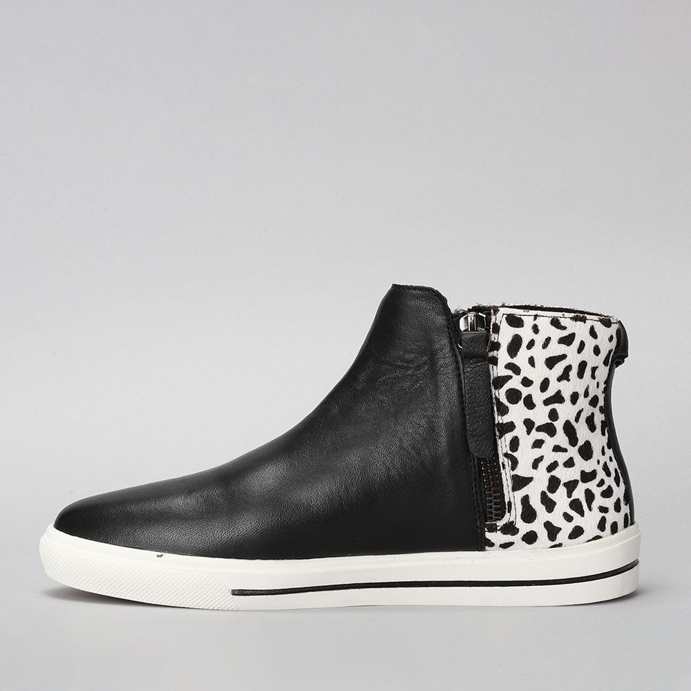 Indo - Black Snow Pony - LE SANSA