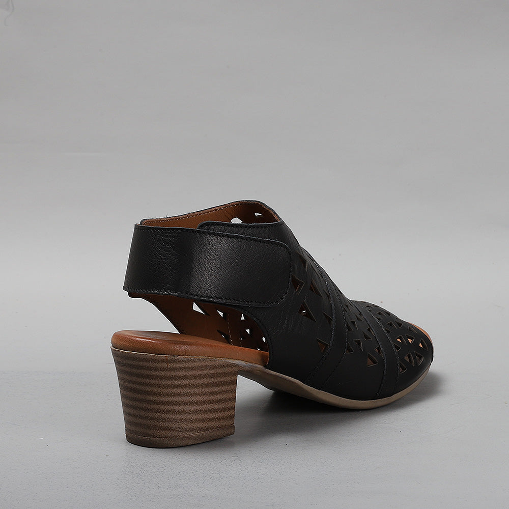 Lora - Black - LE SANSA