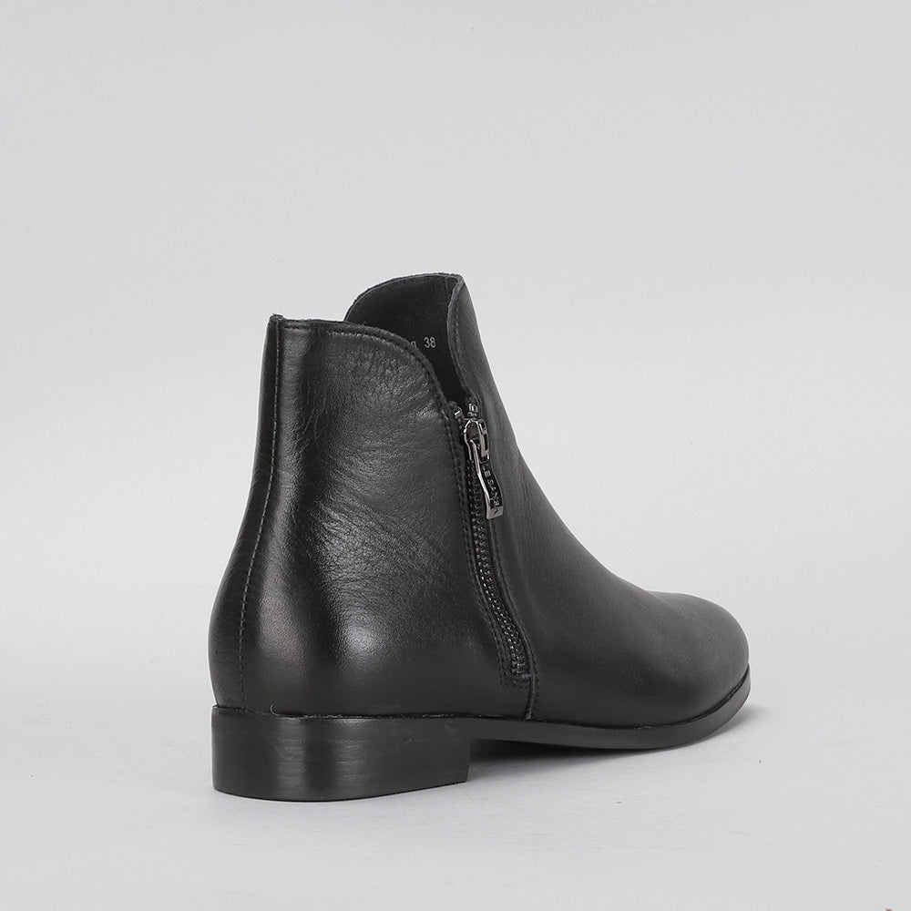 Ming - Black - LE SANSA