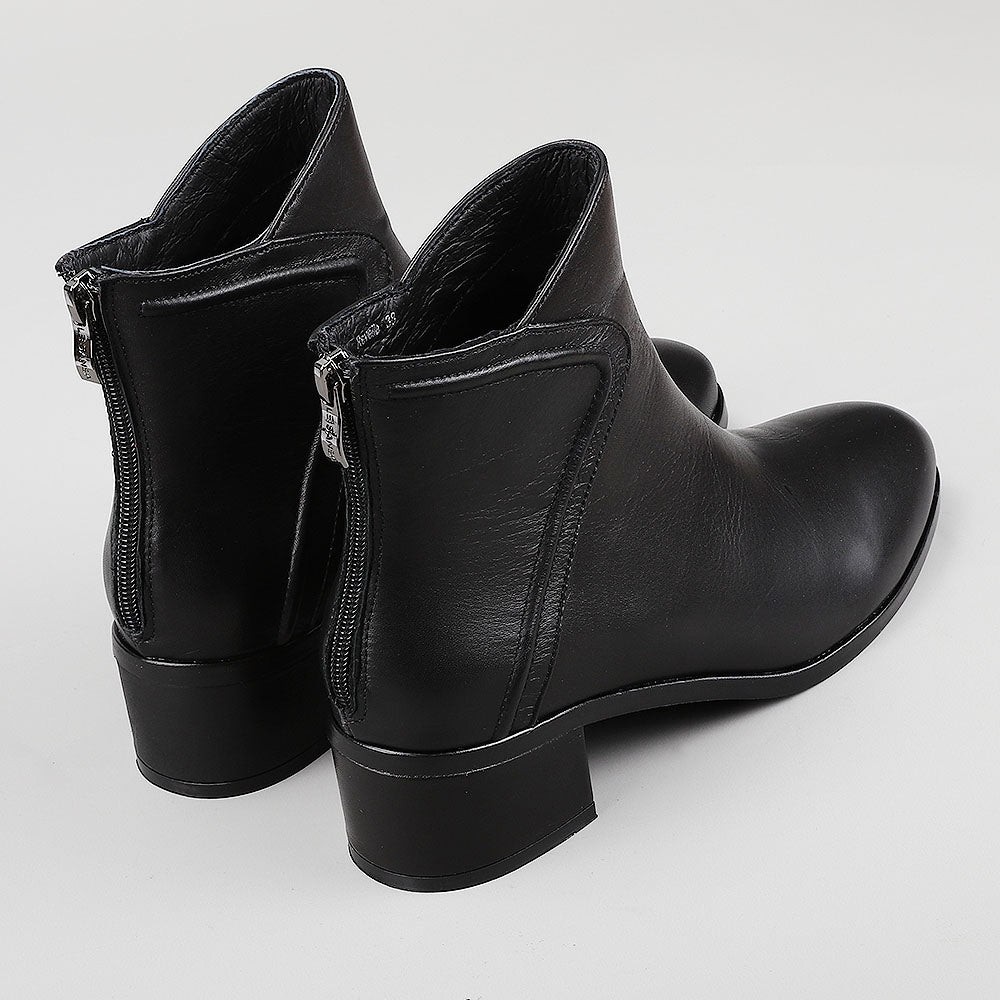 Revelle - Black - Le Sansa