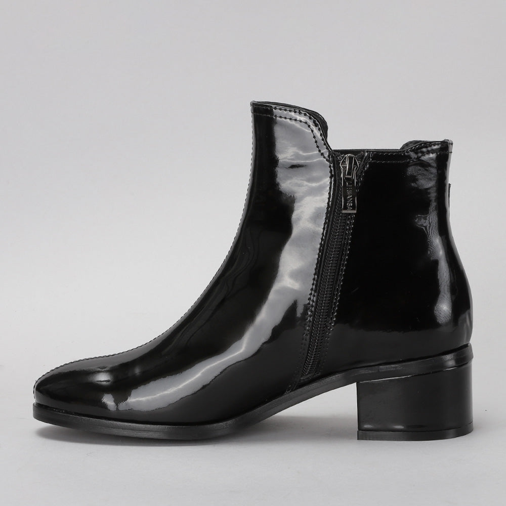 Romy - Black Patent - LE SANSA