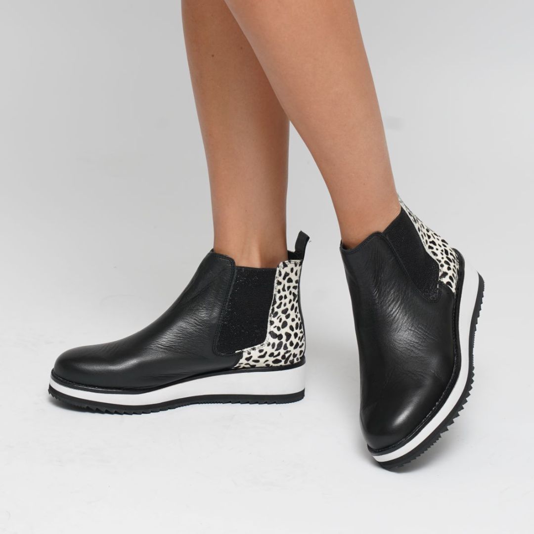 Sting - Black Snow Pony - LE SANSA