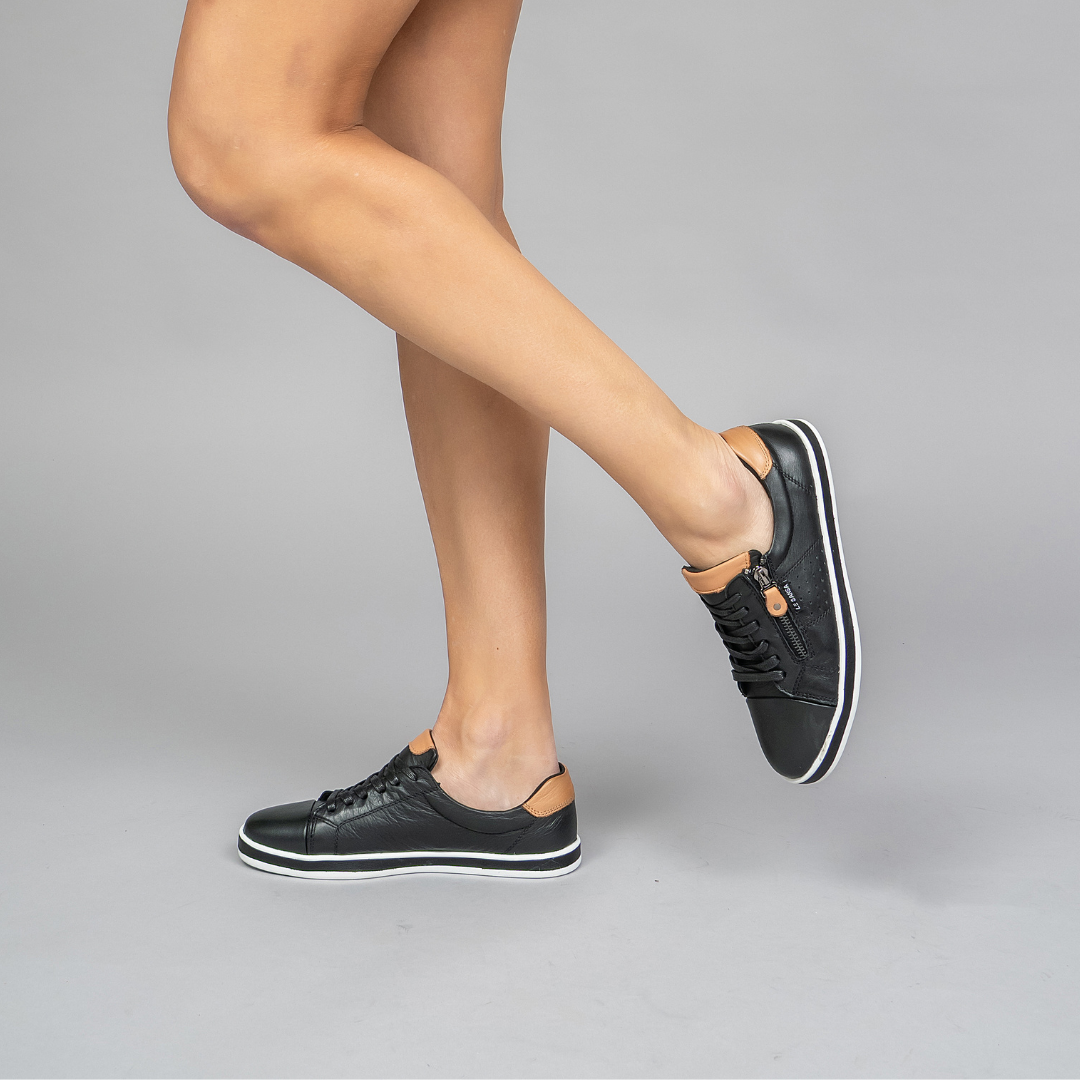 Ilana - Black/Tan - LE SANSA