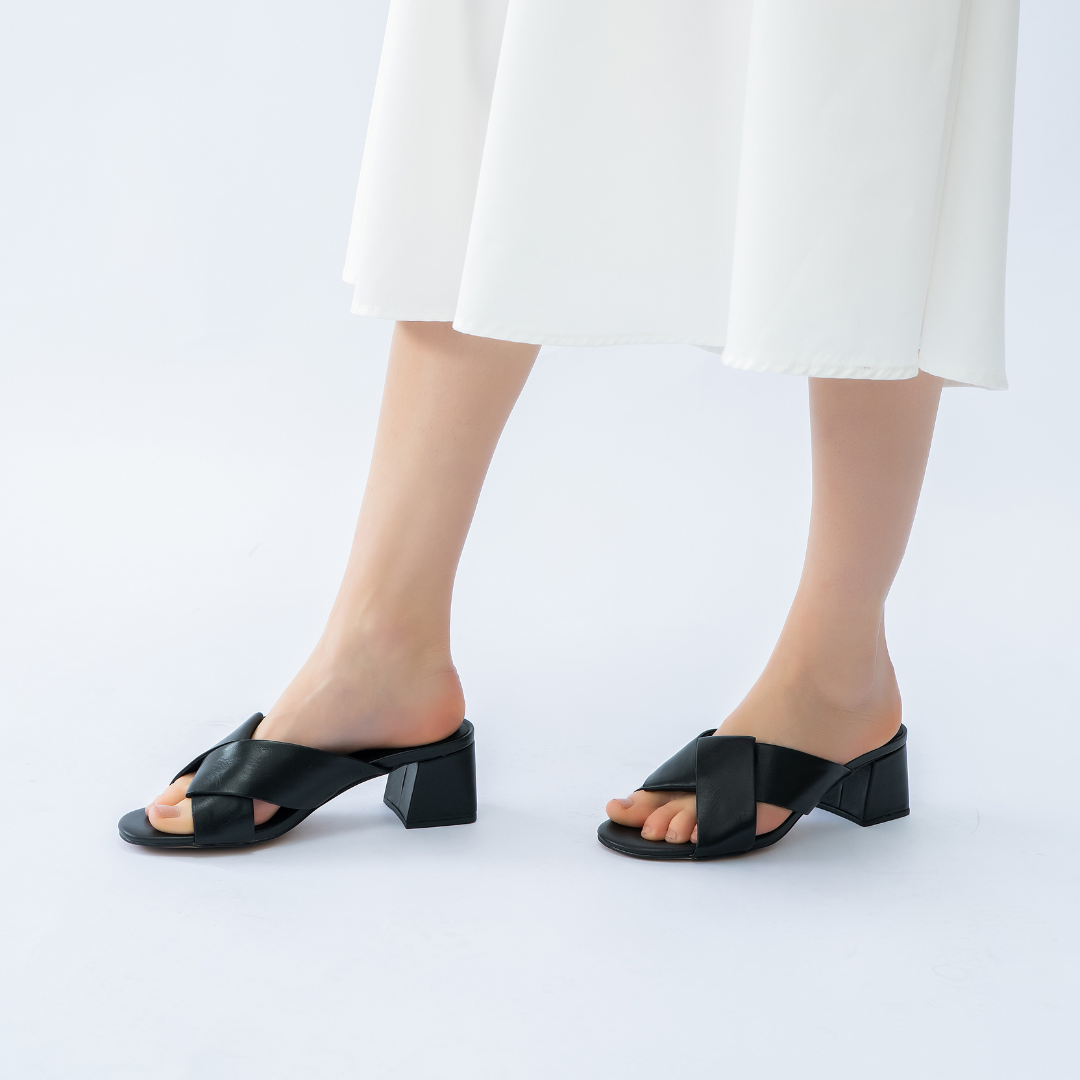 Gia - Black - LE SANSA