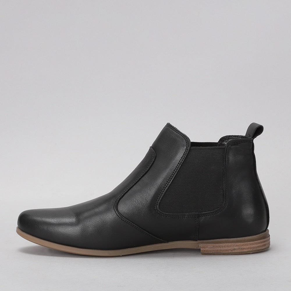 Tasman - Black - LE SANSA