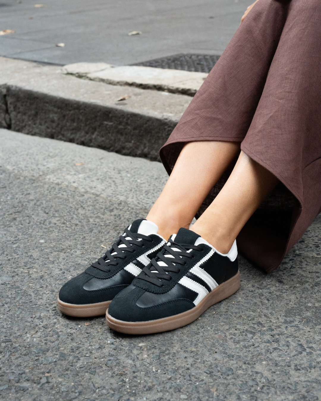 Jasper - Black/White - LE SANSA