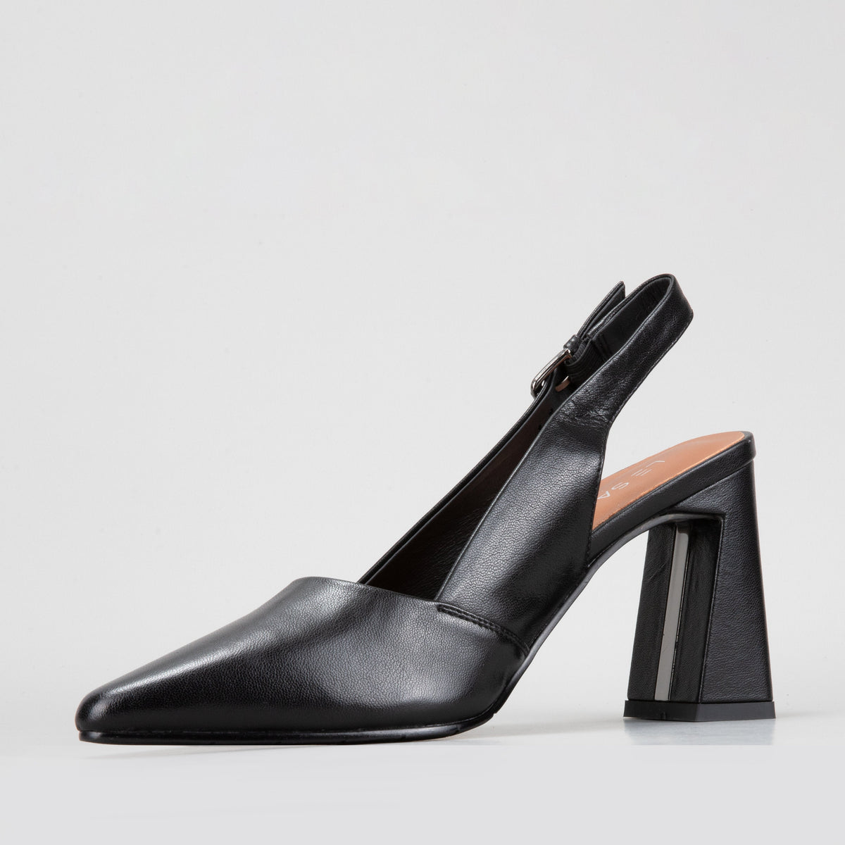 Navila - Black