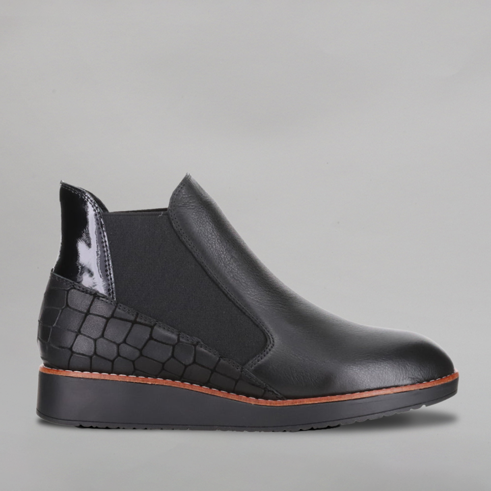 RALLY - Black Croc Patent - LE SANSA