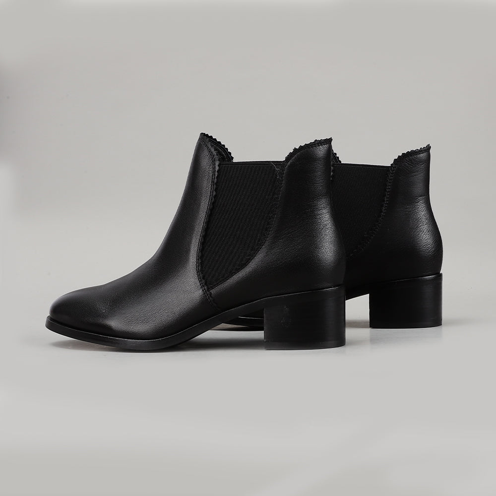 Rodeo - Black
