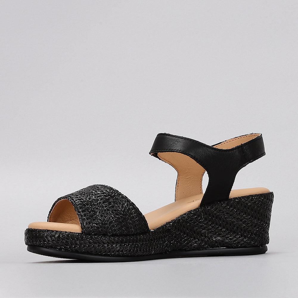 Pilia - Black