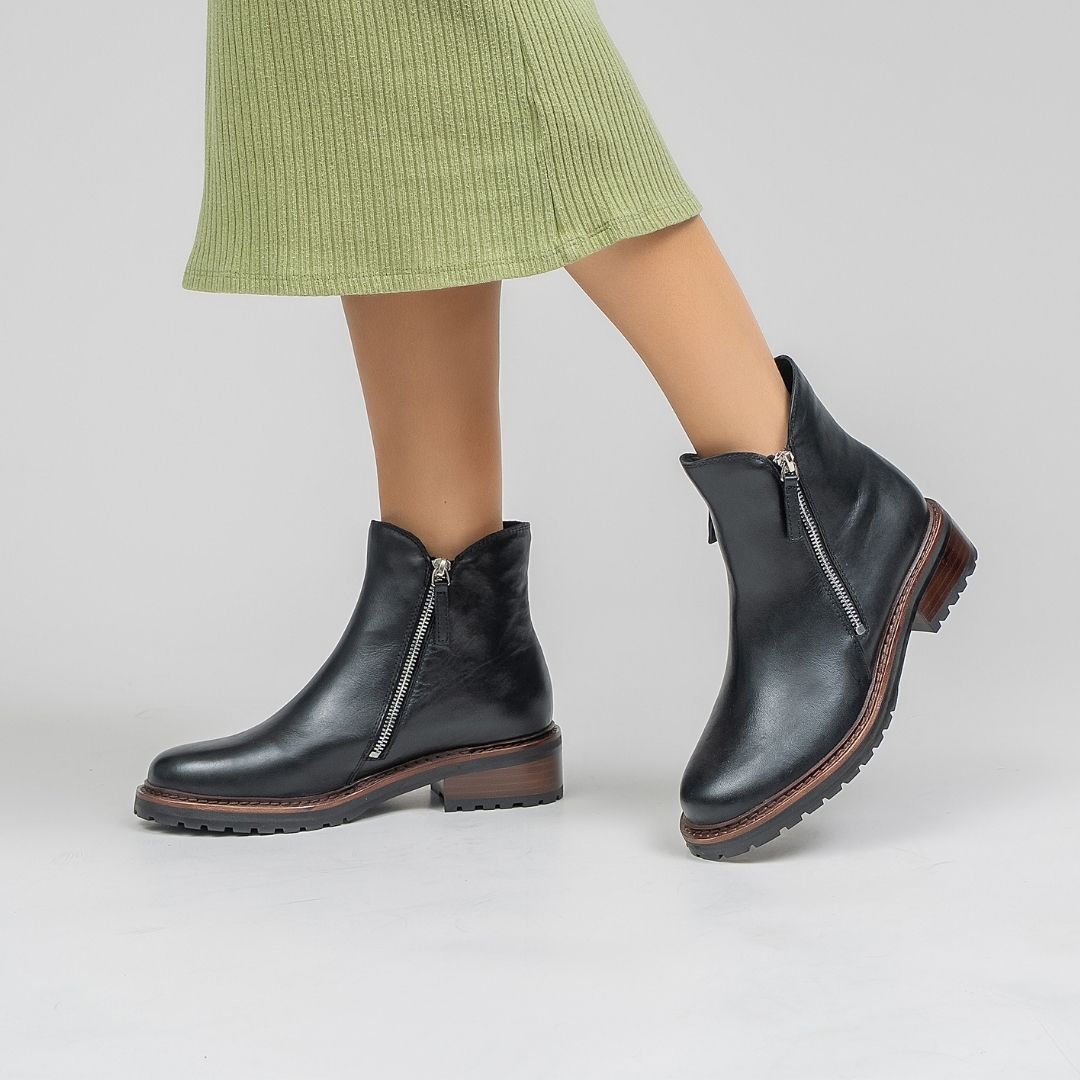 Cayla - Black - Le Sansa