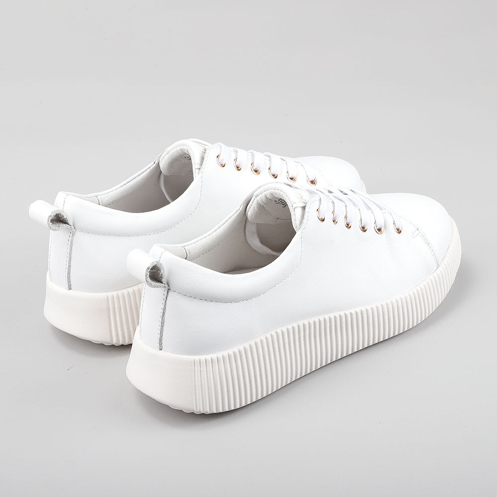 Claranta - White - Naked Arches