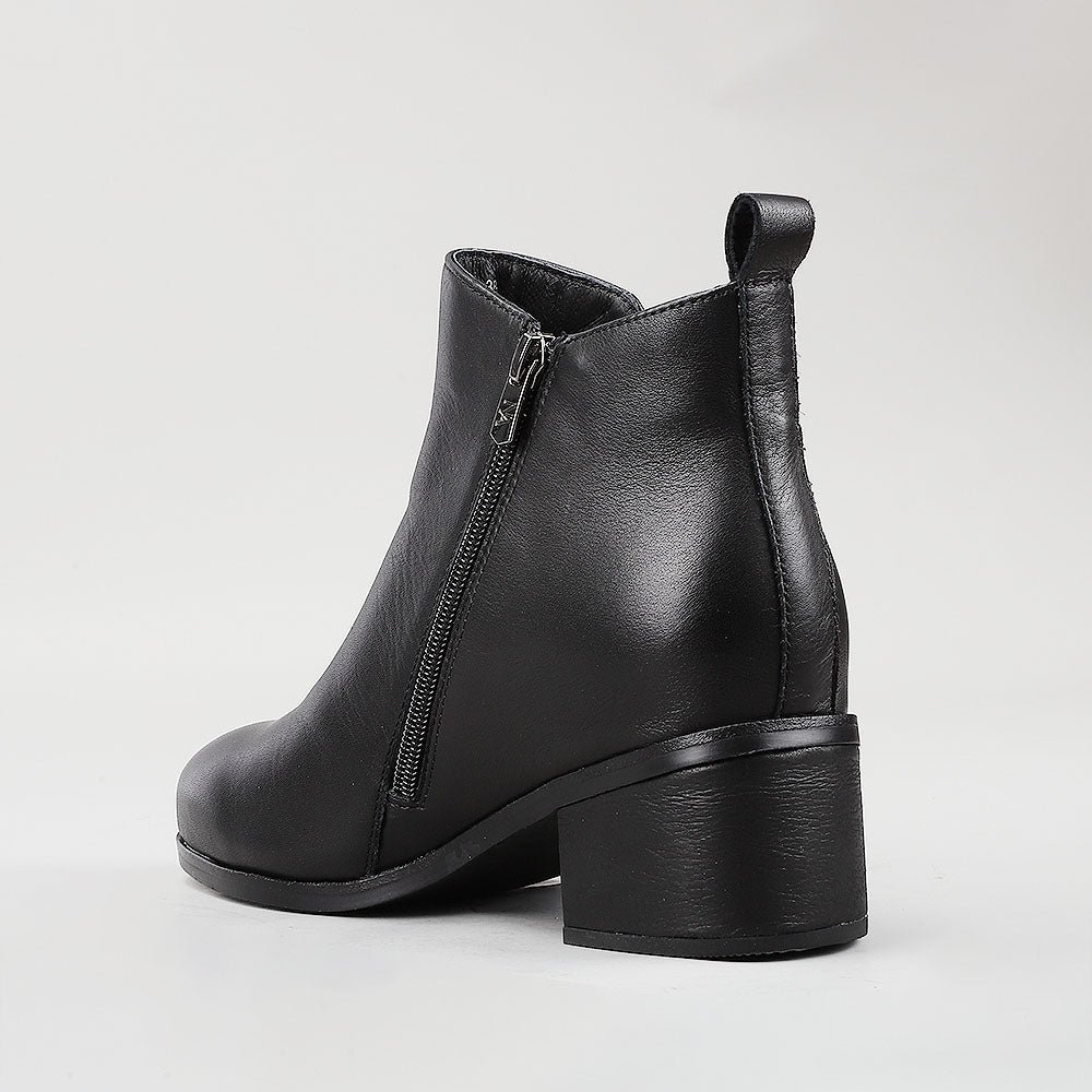 Oxara - Black - Naked Arches