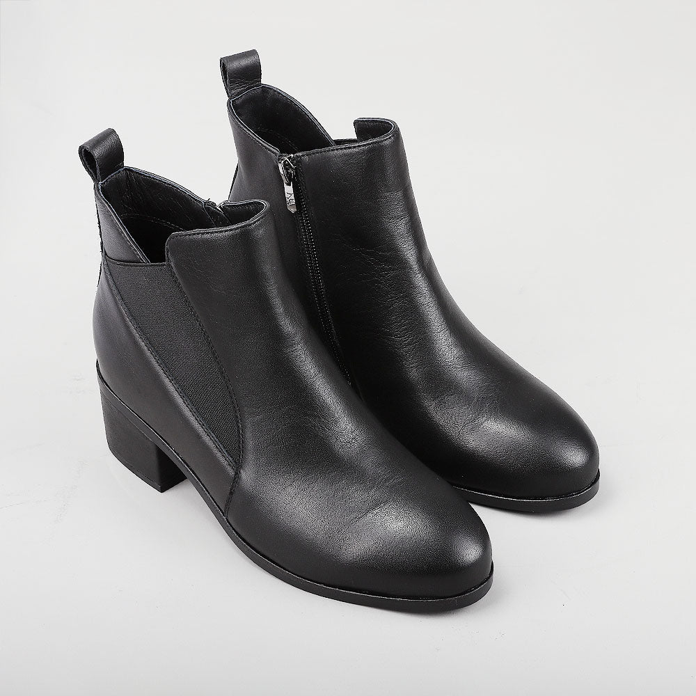 Oxara - Black - Naked Arches