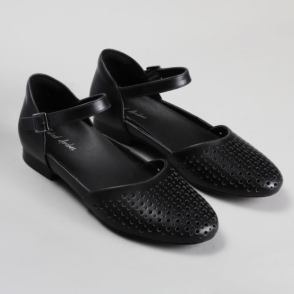 Winona - Black - Naked Arches